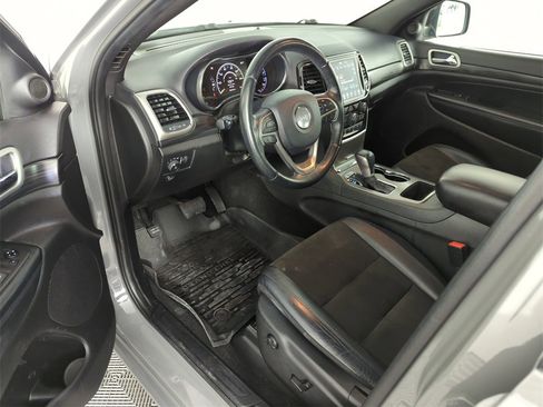 Used 2021 Jeep Grand Cherokee Laredo X image 11