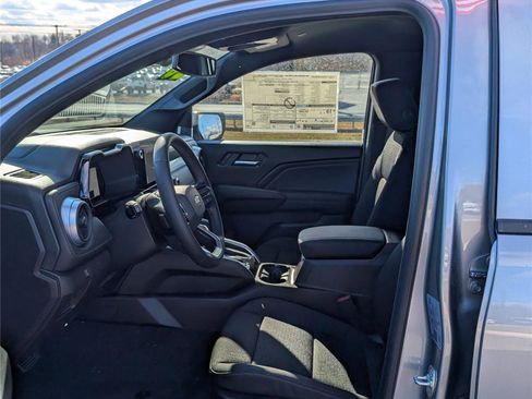 New 2026 Chevrolet Colorado LT image 10