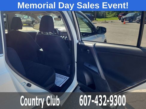 Used 2018 Toyota RAV4 LE w/ All Weather Liner Package AWD/4WD image 27