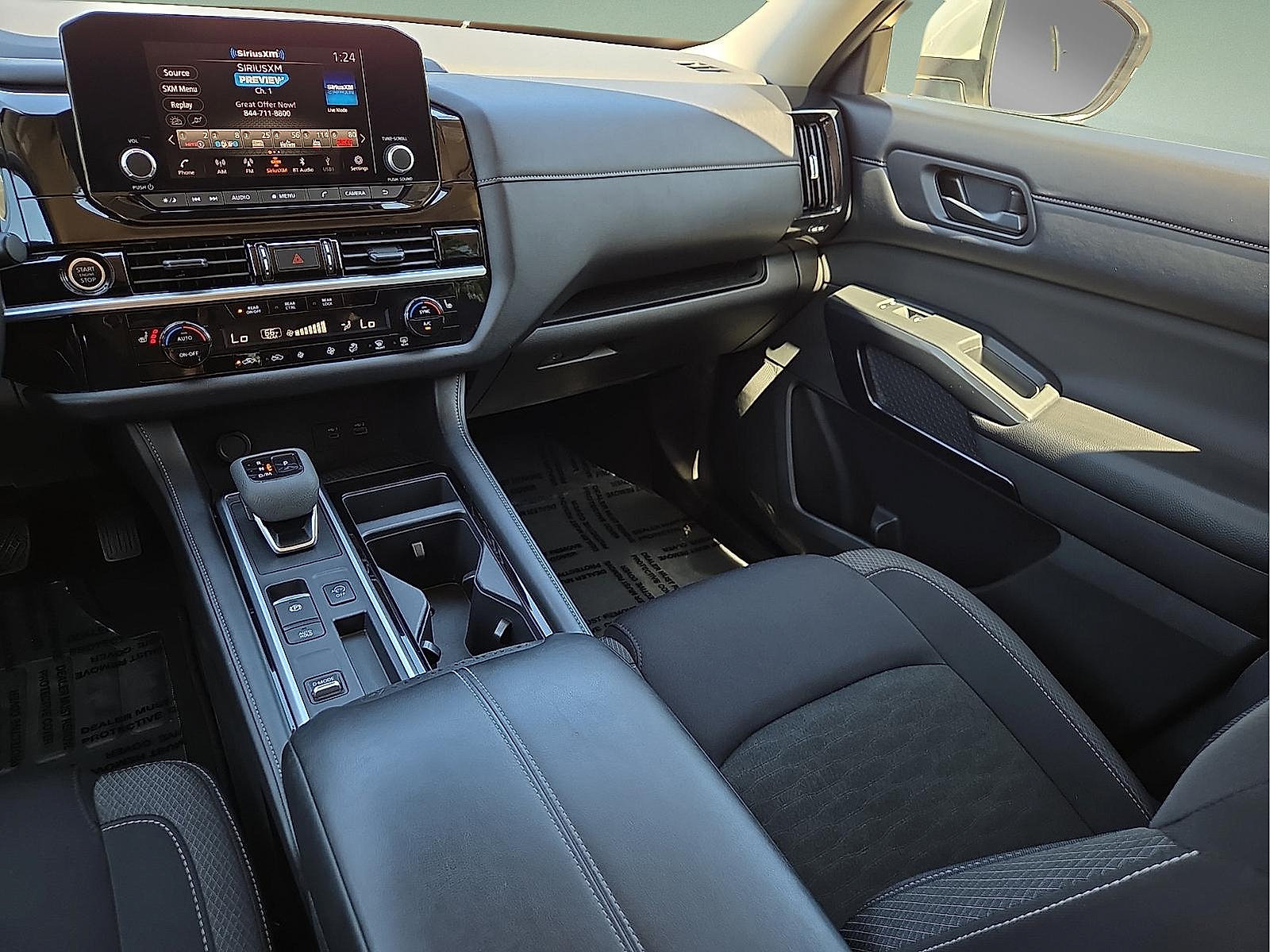Used 2024 Nissan Pathfinder SV FWD image 13
