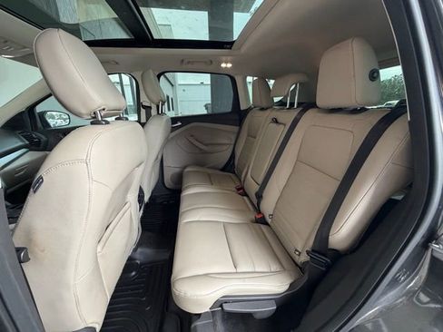 Used 2019 Ford Escape SEL image 17