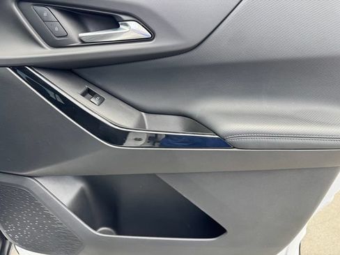 Certified 2025 Chevrolet Equinox LT FWD image 8