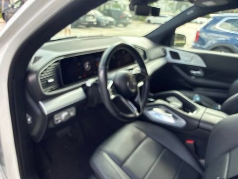 Used 2024 Mercedes-Benz GLE 450e 4MATIC image 4