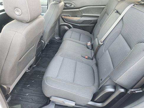 Used 2023 GMC Acadia SLE w/ Driver Convenience Package image 27