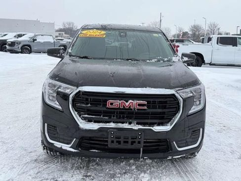 Used 2024 GMC Terrain SLE image 3