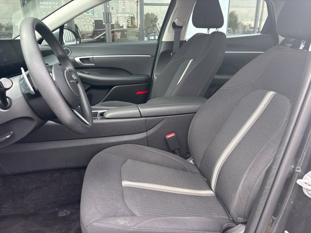 Used 2025 Hyundai Sonata SEL FWD image 4