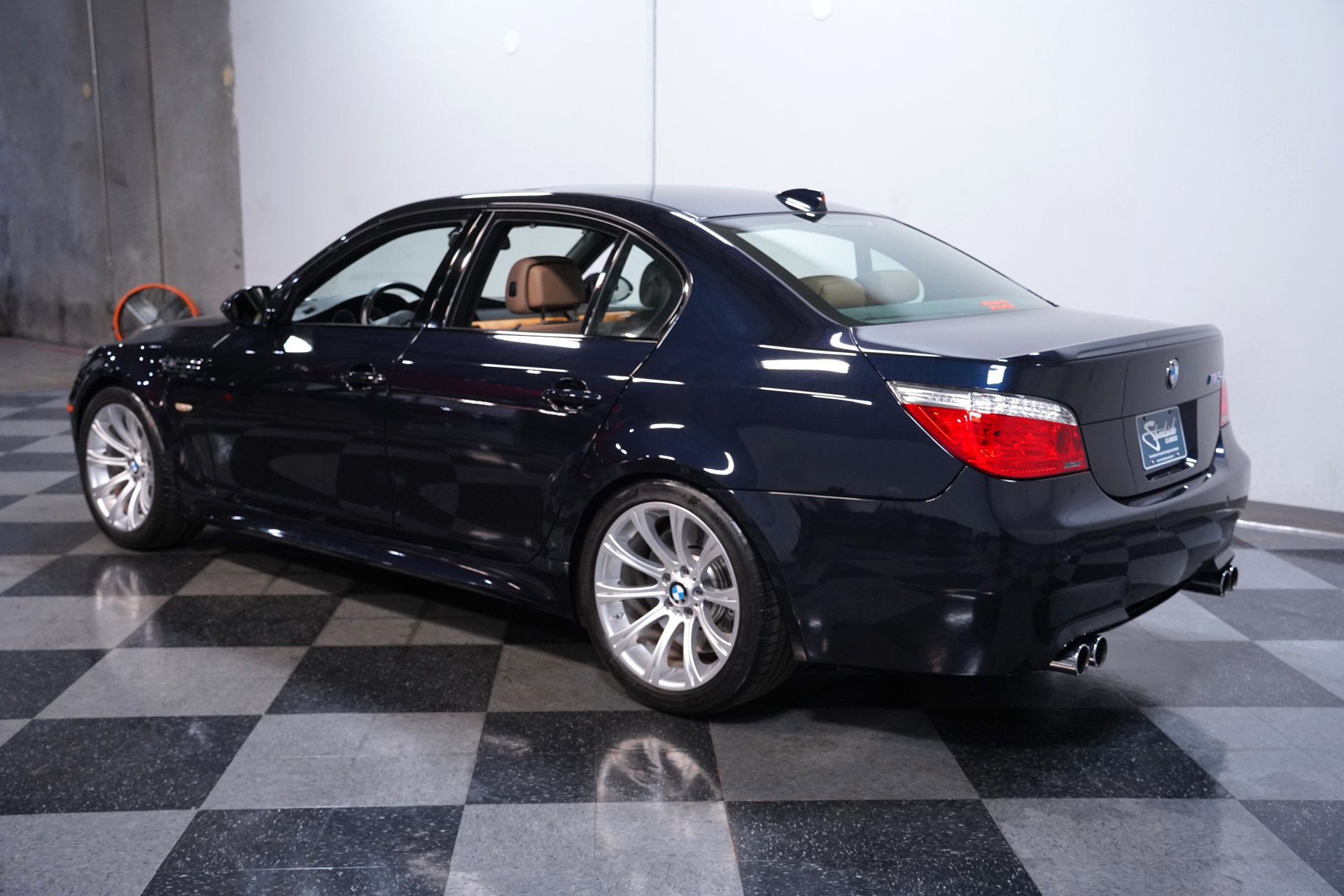 Used 2010 BMW M5 RWD image 7