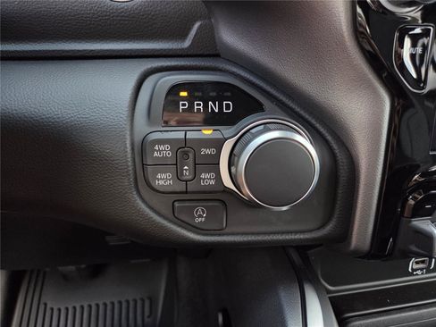 New 2026 RAM 1500 Big Horn AWD/4WD image 17