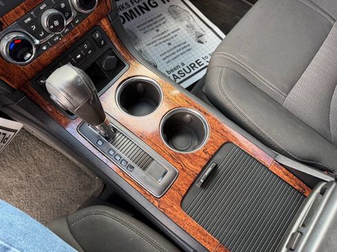 Used 2014 Chevrolet Traverse LT image 14