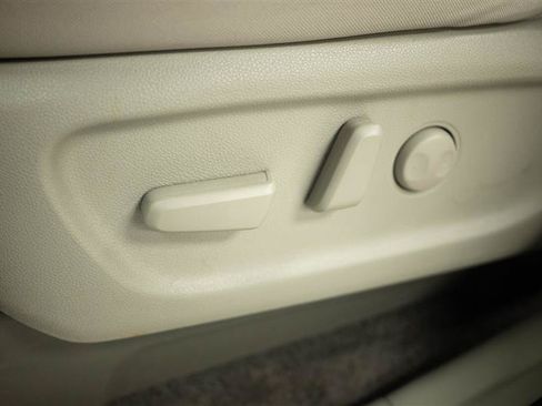 Used 2020 Kia Sedona LX FWD image 11