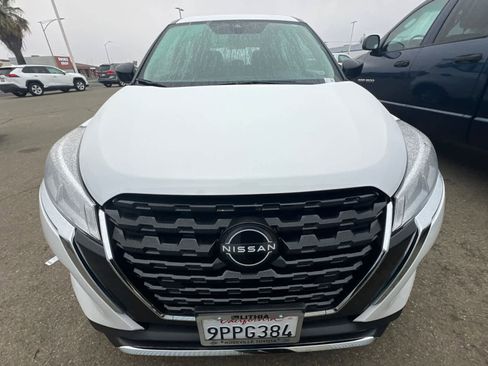 Used 2024 Nissan Kicks S image 6