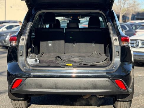Used 2023 Toyota Highlander XLE w/ Protection Package #3 (TMS) AWD/4WD image 13