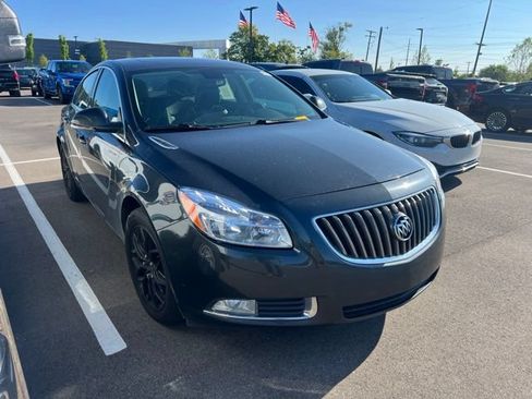 Used 2013 Buick Regal Leather FWD image 3