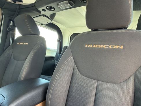 Used 2018 Jeep Wrangler Rubicon w/ Power Convenience Group AWD/4WD image 11