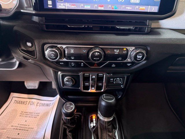Certified 2024 Jeep Gladiator Sport AWD/4WD image 30