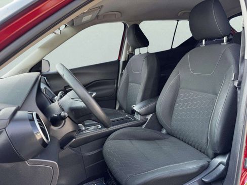 Used 2021 Nissan Kicks SV image 17