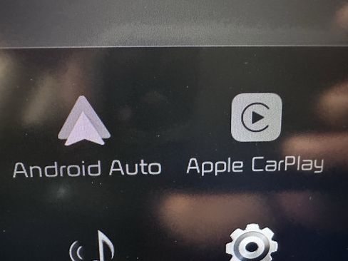 Used 2021 Kia Sportage LX image 2