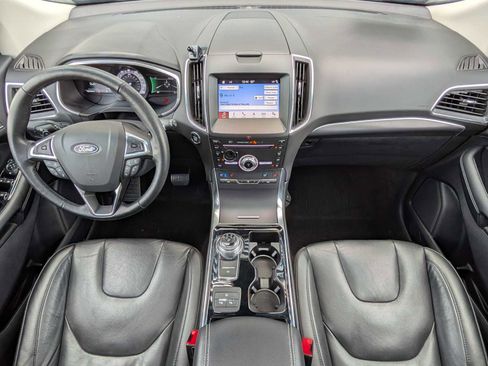 Used 2019 Ford Edge Titanium w/ Equipment Group 301A image 23