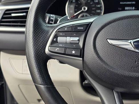 Used 2023 Genesis G70 2.0T image 25