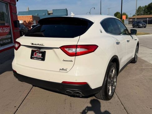 Used 2017 Maserati Levante AWD/4WD image 9