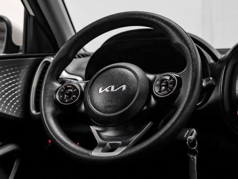Used 2022 Kia Soul LX FWD image 16