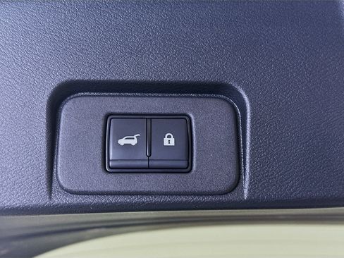 Used 2024 Nissan Rogue SV FWD image 28