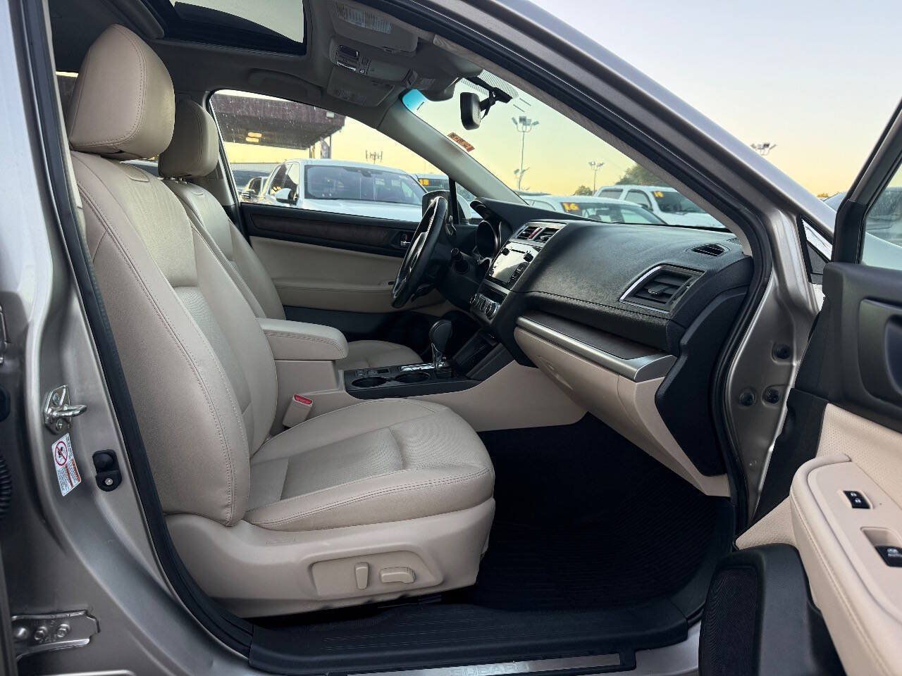 Used 2016 Subaru Outback 2.5i Limited AWD/4WD image 14