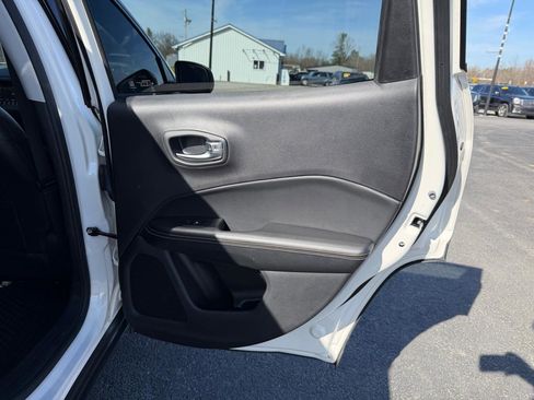 Used 2020 Jeep Compass Latitude w/ Cold Weather Group image 18