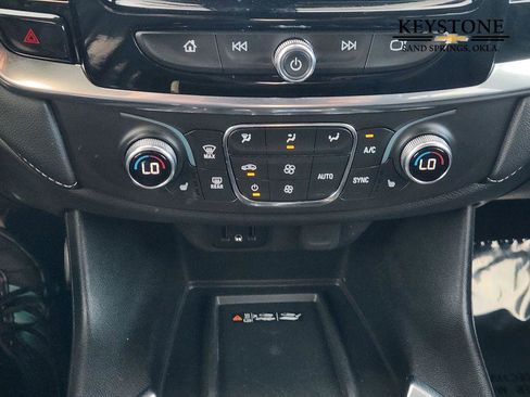 Used 2023 Chevrolet Traverse LT image 20