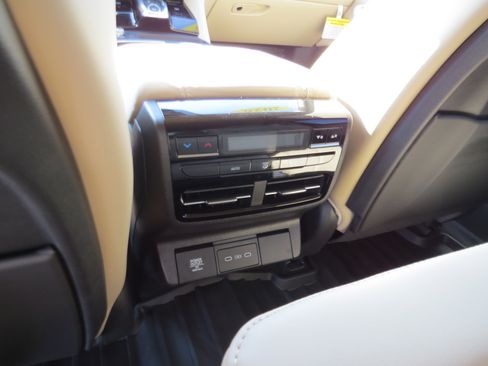 Used 2026 Acura MDX FWD w/ Technology Package image 12