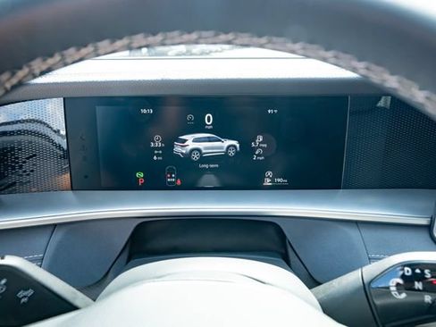 New 2026 Volkswagen Tiguan SE FWD image 20