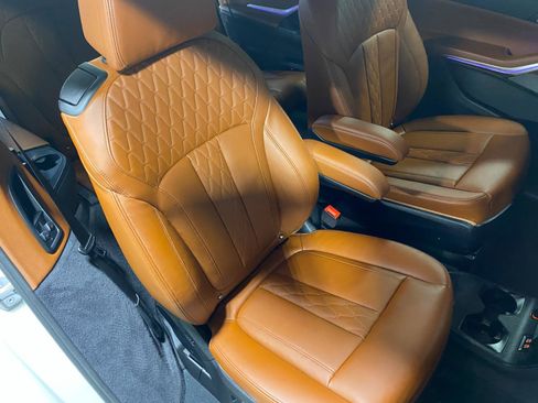 Used 2025 BMW X7 xDrive40i w/ M Sport Package image 9