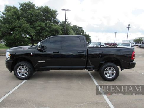 Used 2024 RAM 2500 Laramie w/ Safety Group AWD/4WD image 2