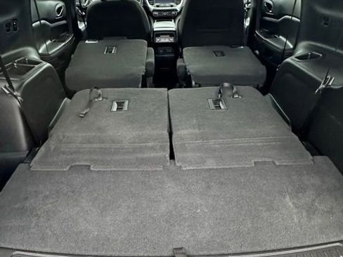 Used 2023 GMC Acadia SLE w/ Driver Convenience Package image 33