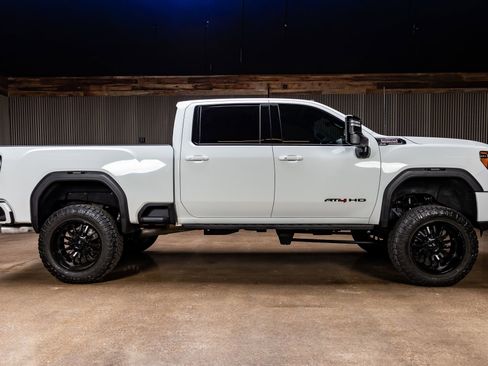 Used 2023 GMC Sierra 2500 AT4 w/ AT4 Premium Plus Package image 10