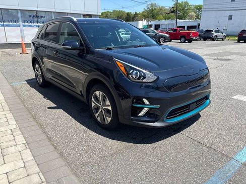 Used 2021 Kia Niro EX w/ Cold Weather Package FWD image 1