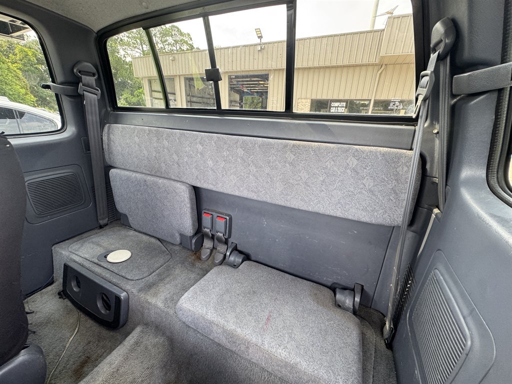 Used 2000 Toyota Tacoma PreRunner RWD image 10