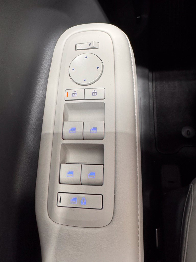 Used 2026 Hyundai Santa Fe SEL AWD/4WD image 22