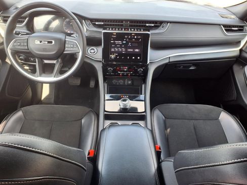 Used 2023 Jeep Grand Cherokee L Laredo image 10