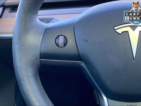 Used 2023 Tesla Model 3 Standard Range image 16