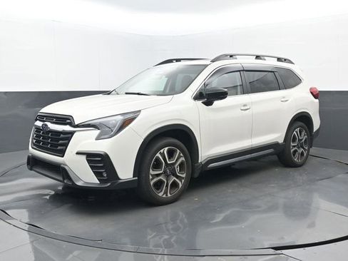 Used 2025 Subaru Ascent Limited w/ Popular Package #1 AWD/4WD image 8