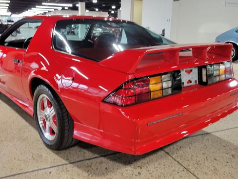 Used 1991 Chevrolet Camaro Z28 RWD image 31