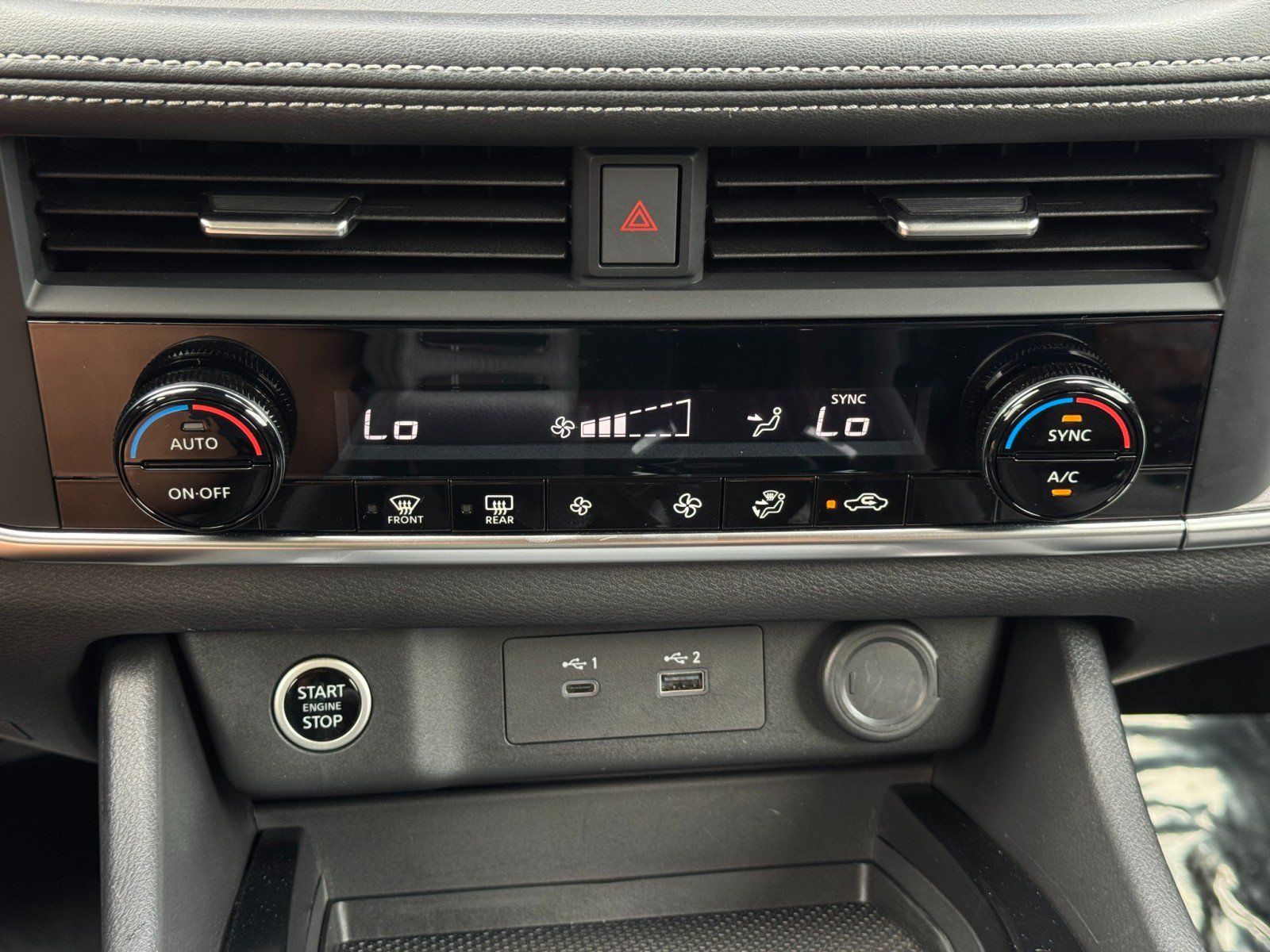 Used 2023 Nissan Rogue SV FWD image 23