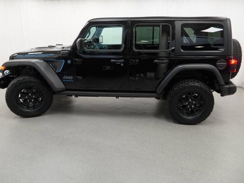 Used 2023 Jeep Wrangler Unlimited Rubicon 4xe AWD/4WD image 16