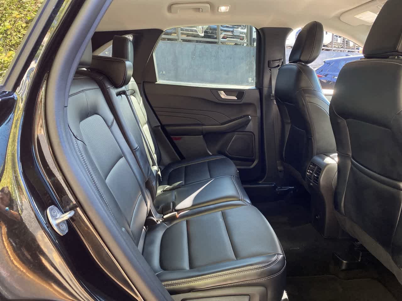 Used 2025 Ford Escape Platinum AWD/4WD image 17