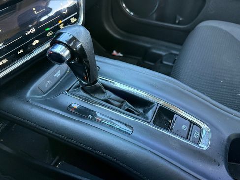 Used 2022 Honda HR-V EX image 17