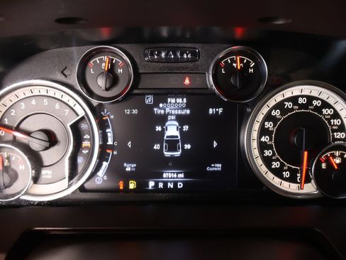 Used 2018 RAM 1500 Laramie w/ Convenience Group AWD/4WD image 4