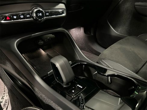 Certified 2023 Volvo C40 P8 Recharge Ultimate w/ Protection Package Premier image 19