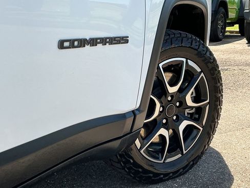 Used 2025 Jeep Compass Trailhawk AWD/4WD image 17