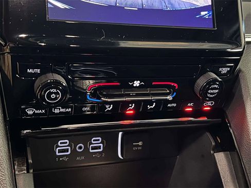 Used 2023 Jeep Grand Cherokee Laredo image 31